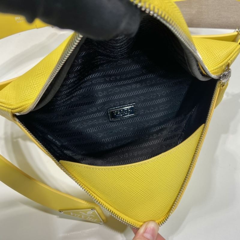 Pra*a triangle pouch